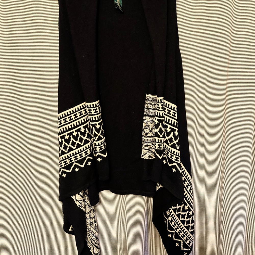 Selling an Lauren by Ralph Lauren sleeveless sweater/poncho!